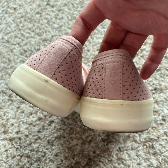 Shoes - Picture 5 of 6